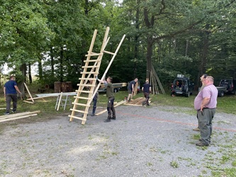 Hochsitzbau der Jagdschule im Kurs 2025