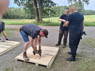 Hochsitzbau der Jagdschule im Kurs 2025