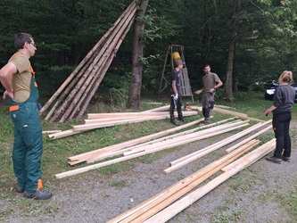 Hochsitzbau der Jagdschule im Kurs 2025