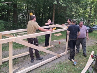 Hochsitzbau der Jagdschule im Kurs 2025