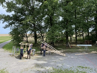 Hochsitzbau der Jagdschule im Kurs 2025