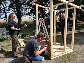 Hochsitzbau der Jagdschule im Kurs 2025