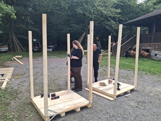 Hochsitzbau der Jagdschule im Kurs 2025