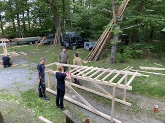 Hochsitzbau der Jagdschule im Kurs 2025