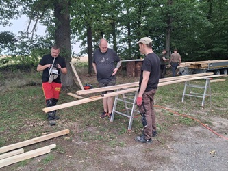 Hochsitzbau der Jagdschule im Kurs 2025