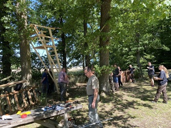 Hochsitzbau der Jagdschule im Kurs 2025