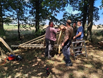 Hochsitzbau der Jagdschule im Kurs 2025