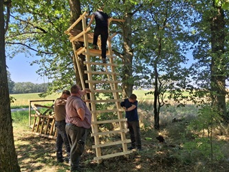 Hochsitzbau der Jagdschule im Kurs 2025