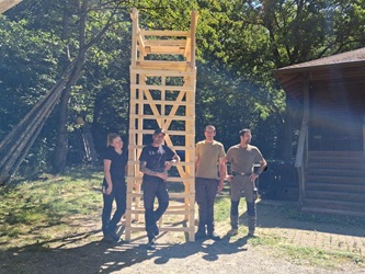 Hochsitzbau der Jagdschule im Kurs 2025