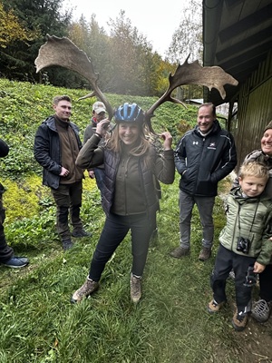 Jagdscheinanwärter beim Probetragen