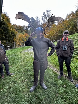 Jagdscheinanwärter beim Probetragen