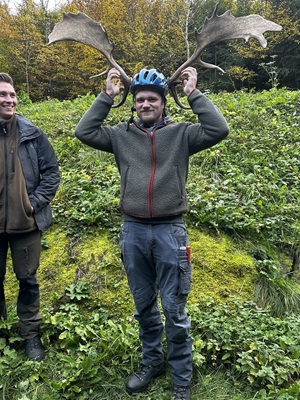 Jagdscheinanwärter beim Probetragen