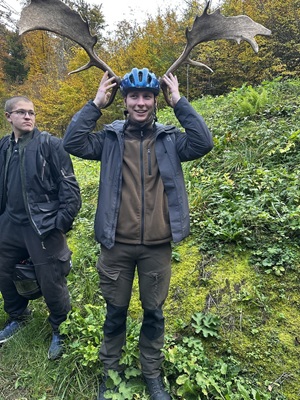 Jagdscheinanwärter beim Probetragen