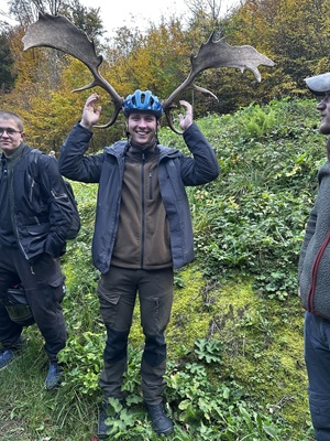 Jagdscheinanwärter beim Probetragen