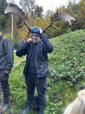 Jagdscheinanwärter beim Probetragen