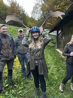 Jagdscheinanwärter beim Probetragen