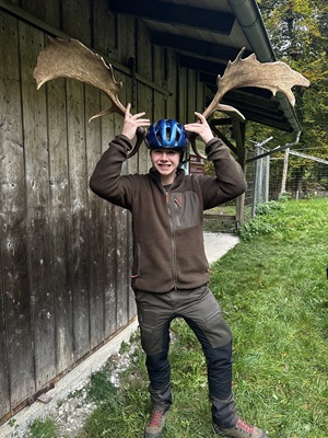 Jagdscheinanwärter beim Probetragen