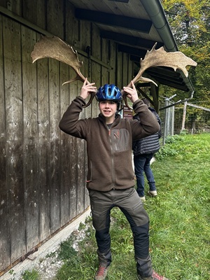 Jagdscheinanwärter beim Probetragen